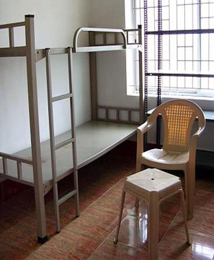 Used hostel outlet cots